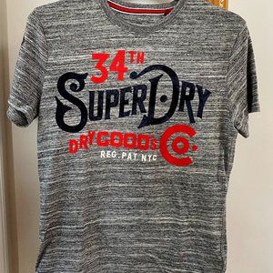 Superdry T-Shirt size Medium